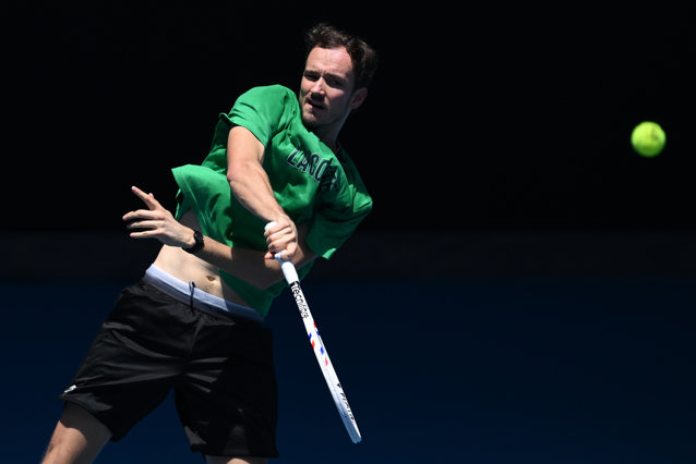 Medvedev, amendat cu 76.000 dolari pentru comportament nepotrivit la Australian Open 1 Medvedev amendat cu 76000 dolari pentru comportament nepotrivit la australian open