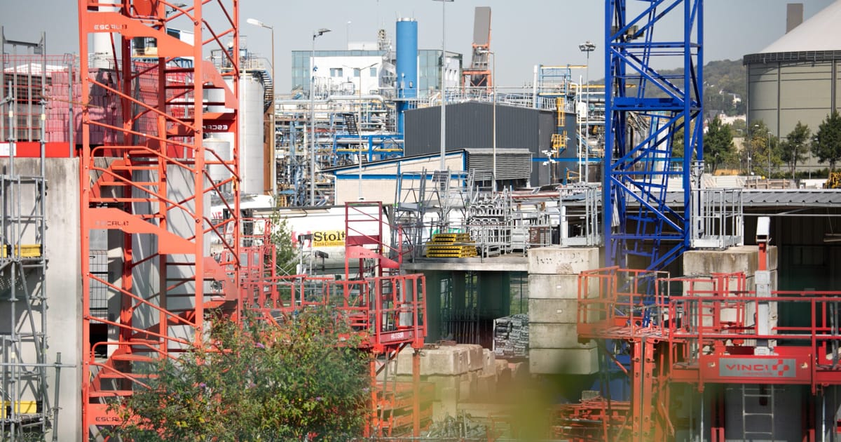 Franta propune plan pentru stoparea declinului industriei chimice UE