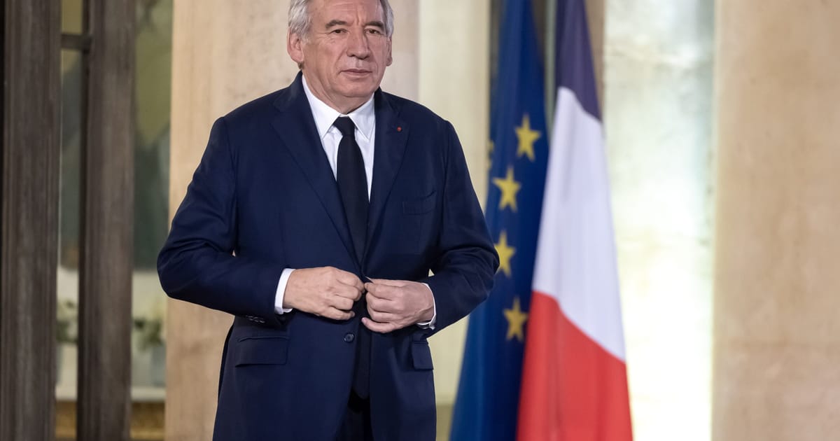 Premierul francez Bayrou se pregateste pentru 4 motiuni de cenzura intr o saptamana