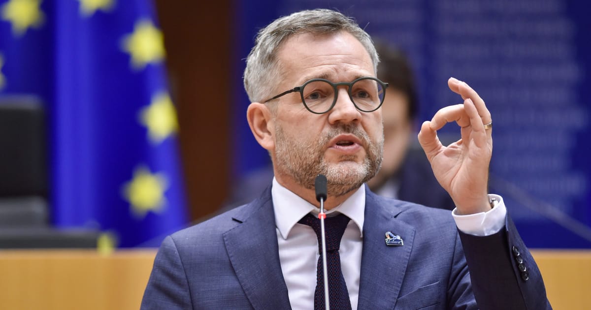 Relatiile transatlantice s au incheiat pe masura ce Trump il sustine pe Putin spune un important parlamentar german