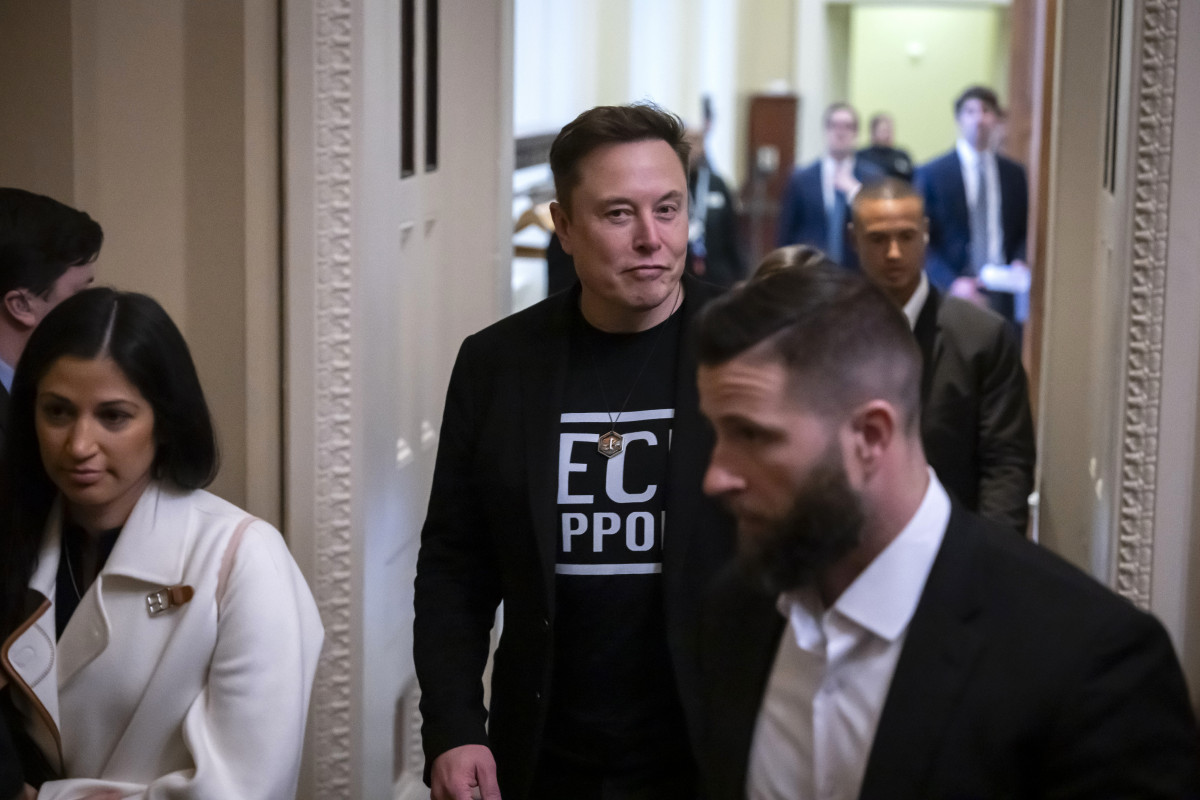 Elon Musk sustine ca X a fost atacat cibernetic