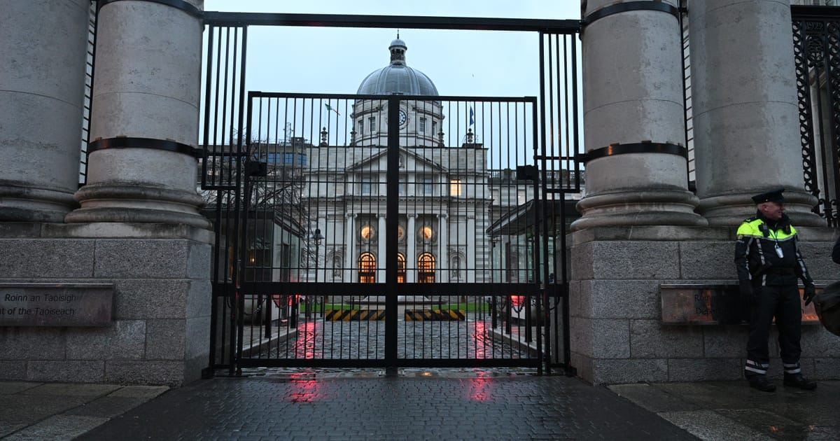 Haos pe masura ce opozitia din Irlanda intrerupe sedinta