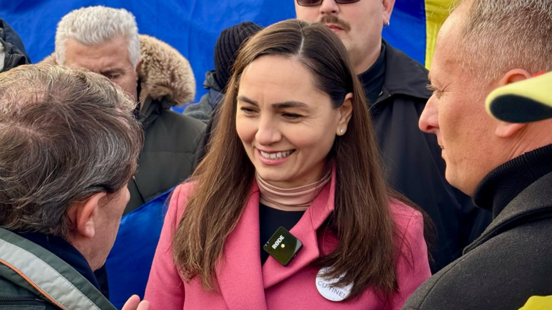 Anamaria Gavrila cere explicatii TikTok si Facebook Suveranistii sunt cenzurati