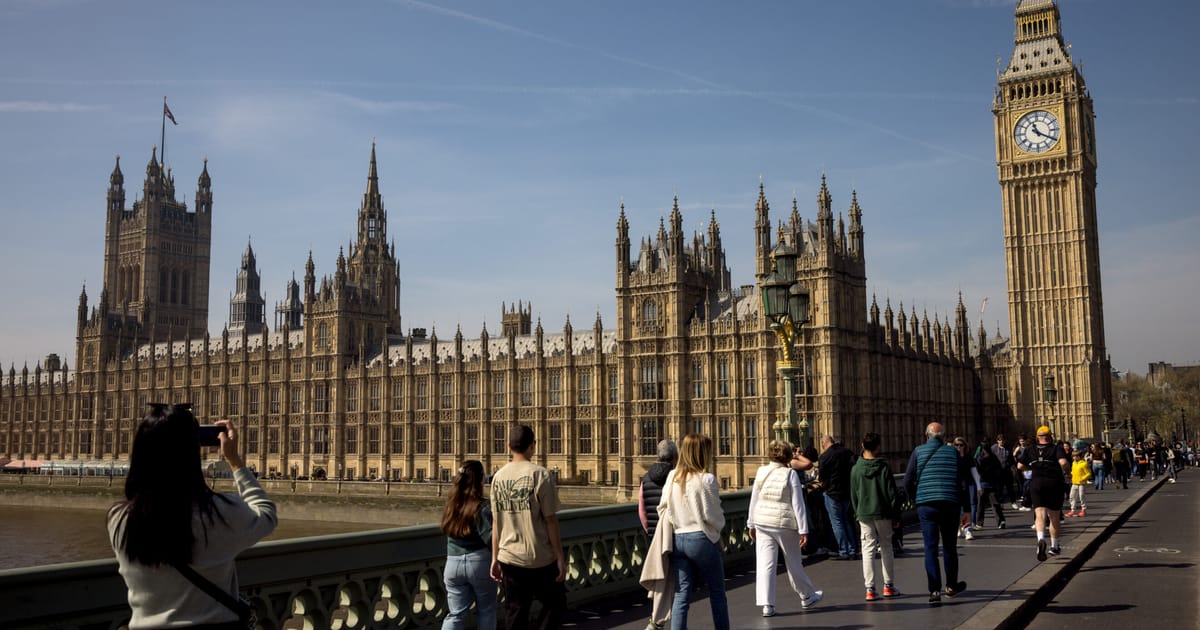 Barbat arestat dupa scrisori ofensatoare trimise deputatilor britanici