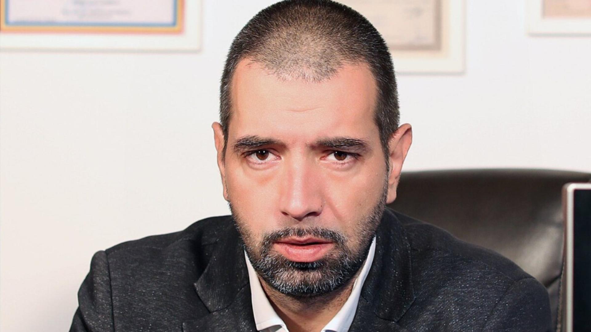 Cine este sustinut de sistemul corupt la putere