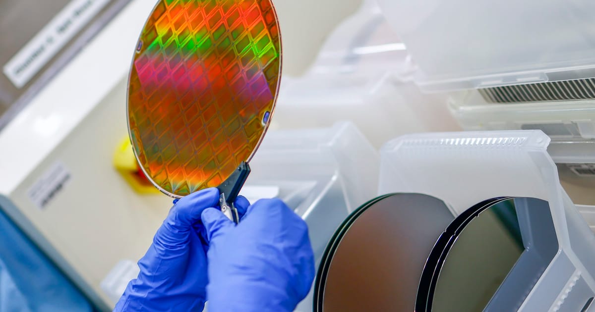 Europa are o dependenta riscanta de China pentru cipuri low tech avertizeaza auditorii