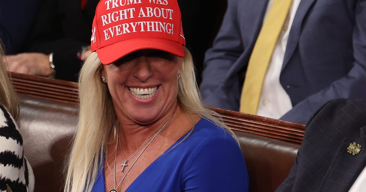 MAGA contra Papa Francisc