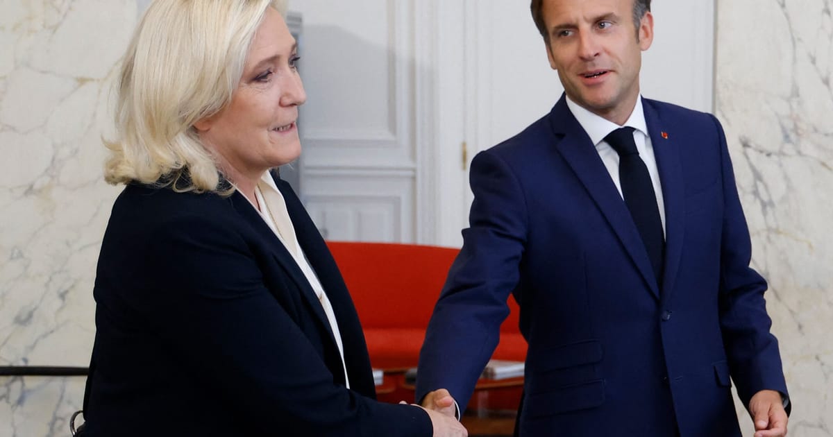 Macron comenteaza pentru prima data verdictul Le Pen Legea este aceeasi pentru toti