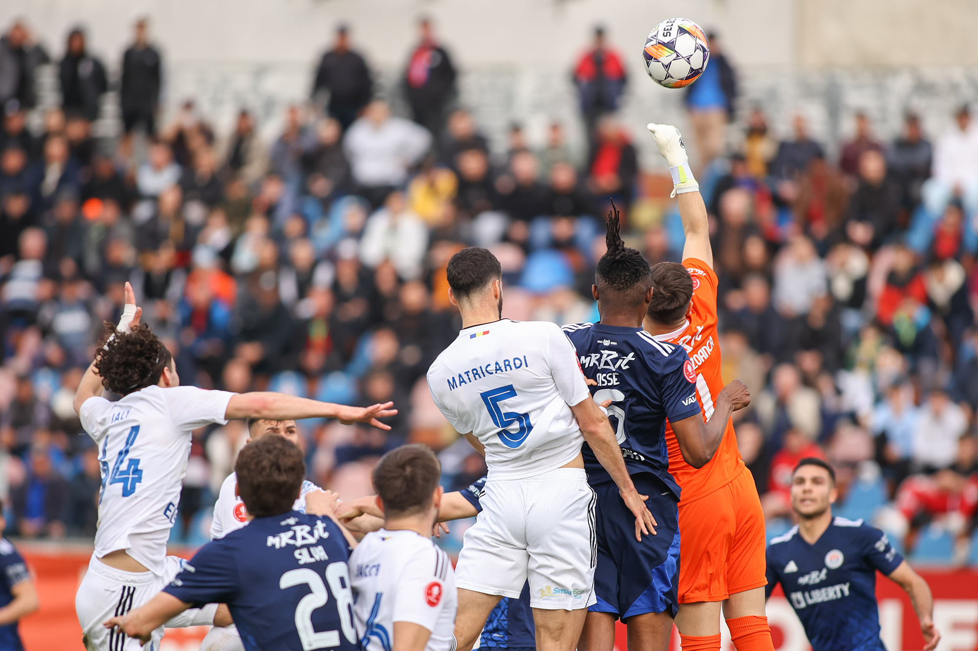 U Cluj FC Botosani si FCSB sanctionate de FRF