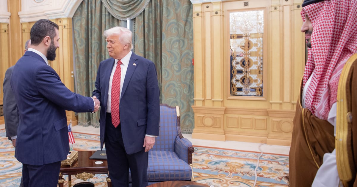 Dupa strangerea de mana Trump indeamna noul lider sirian al Sharaa sa repare relationile cu Israelul
