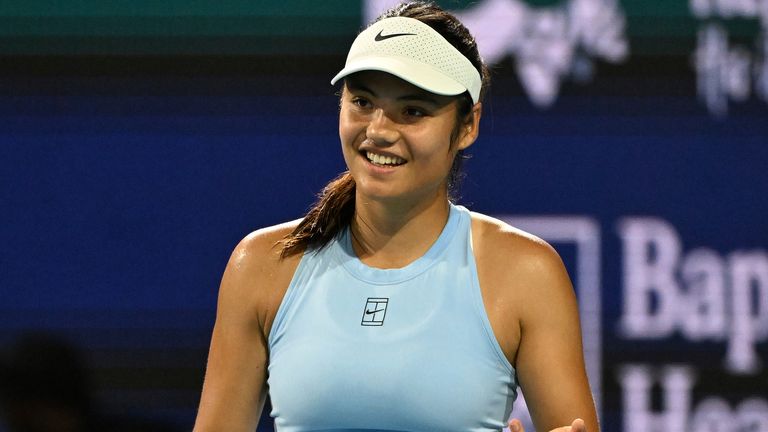 Emma Raducanu merge in turul trei la Roma