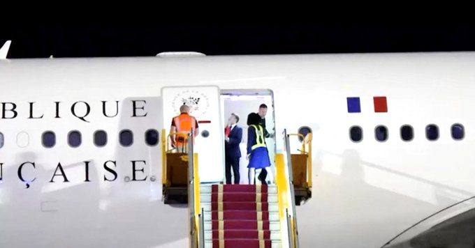 Emmanuel Macron lovit de sotia sa in video viral