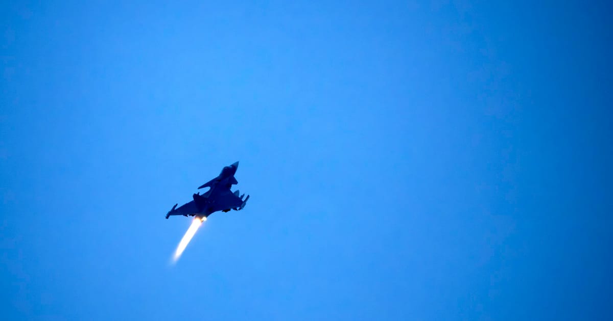 La marginea lumii avioane franceze si suedeze descurajeaza pe Putin