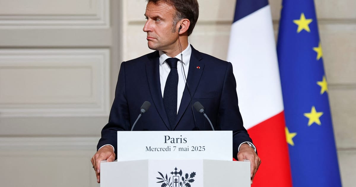 Macron cere SUA si Europei sa ridice sanctiunile asupra Siriei