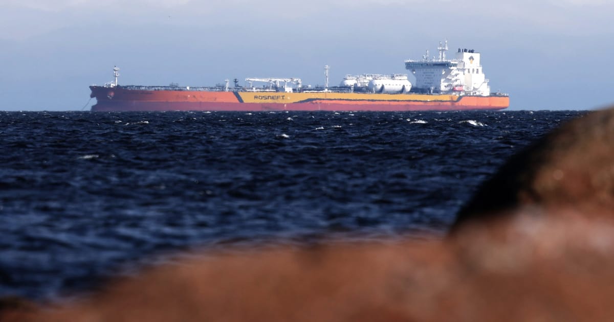 Marea Britanie aplica sanctiuni flotei umbrela a lui Putin