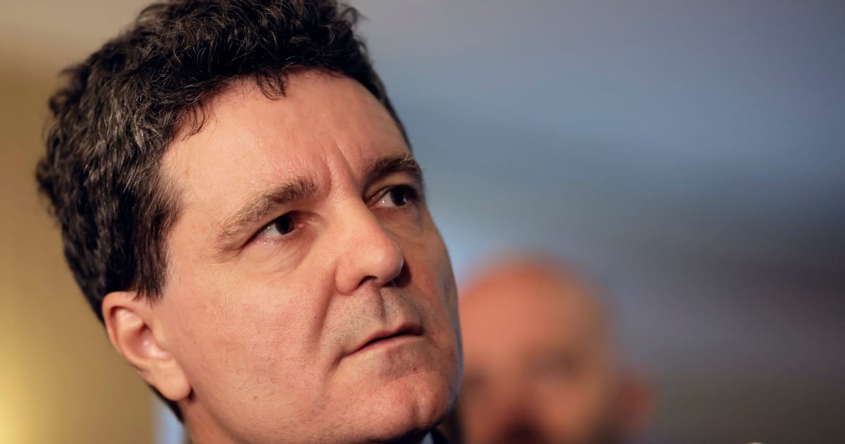 Rusinos socialistii atrag furia europarlamentarilor pentru ca nu sustin candidatul centrist al Romaniei