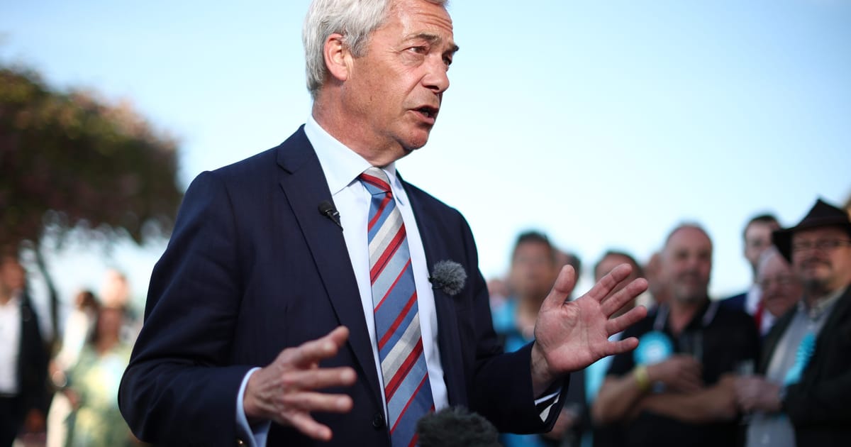 Socat de ascensiunea lui Farage Nu ai fost atent