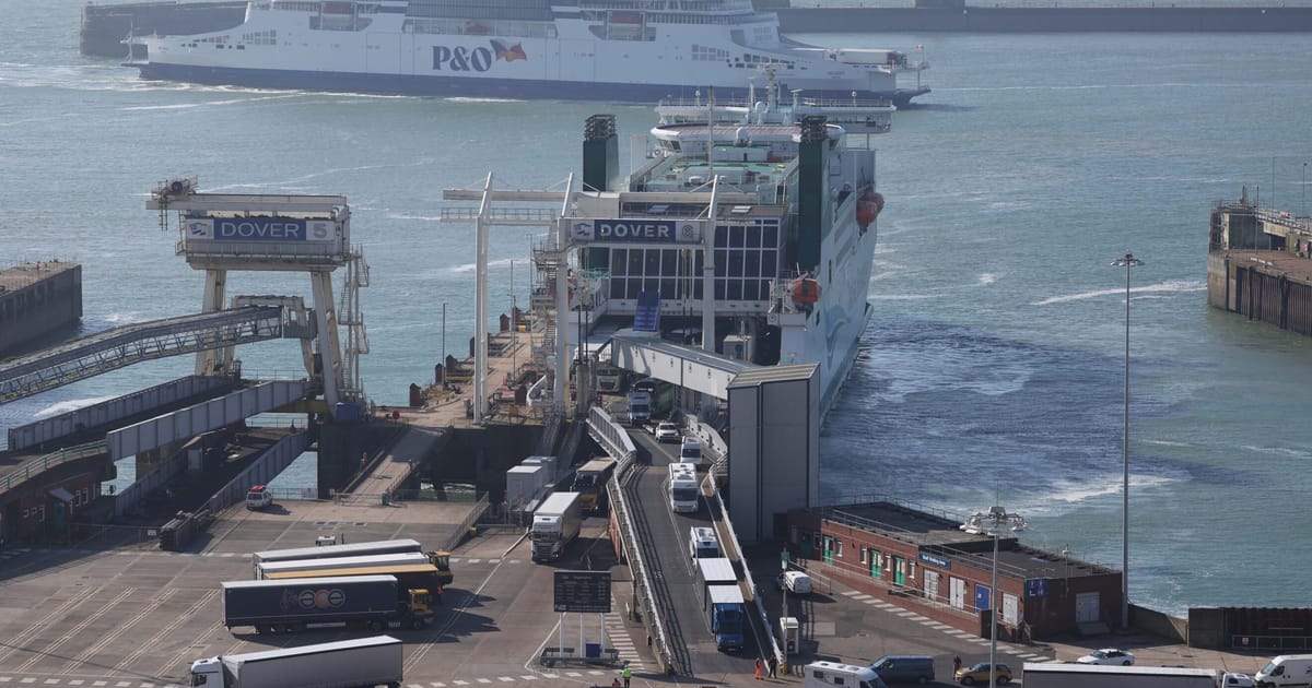 Marea Britanie ia in considerare aderarea la pactul vamal european