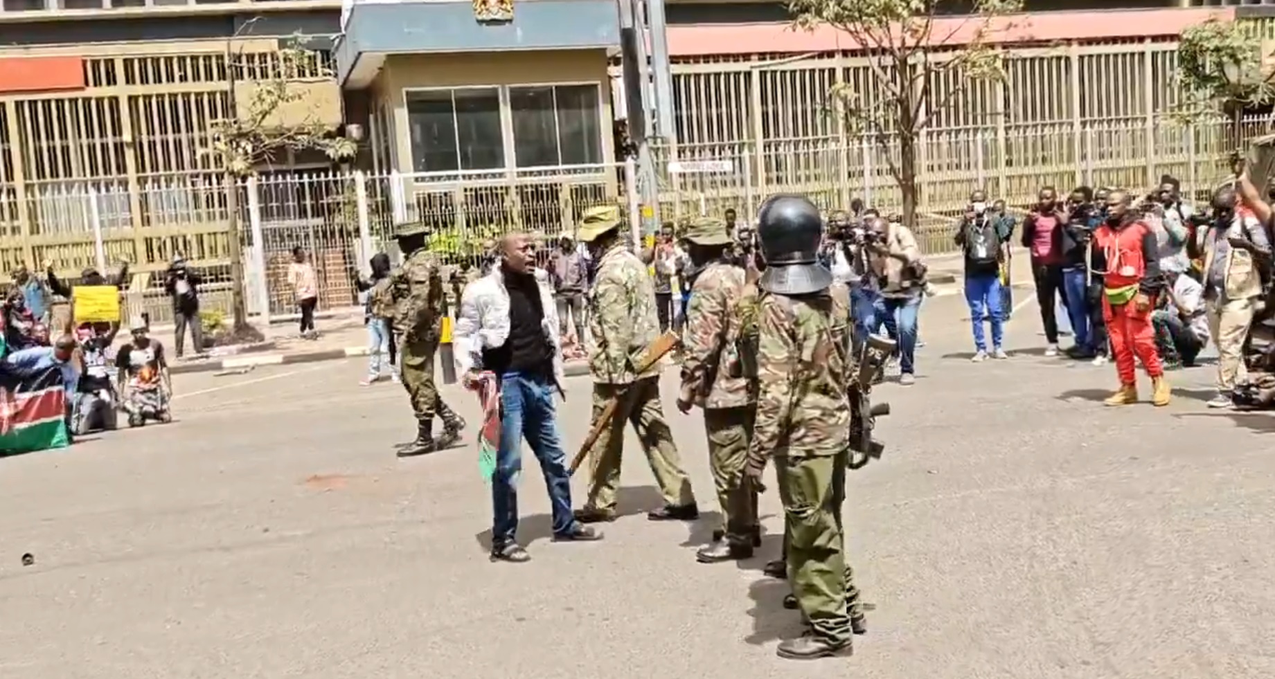 Proteste violente in Nairobi dupa moartea unui blogger
