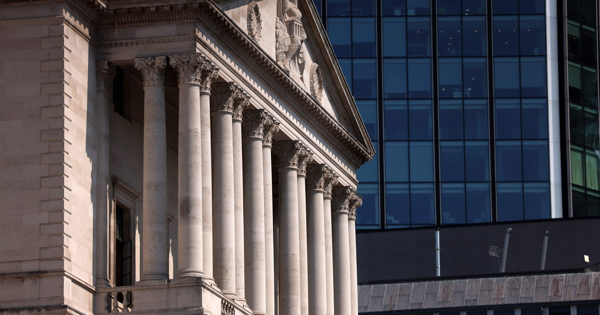 Banca Angliei reduce ratele pentru a opri incetinirea UK