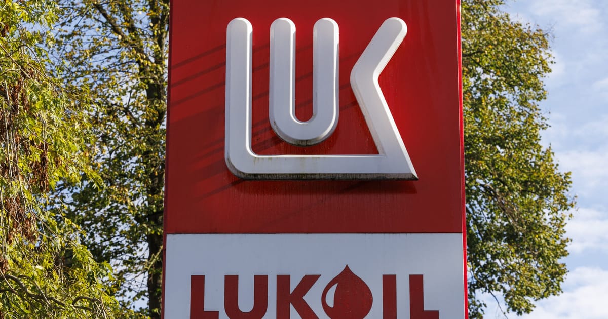 Lukoil vinde active externe catre firma din Elvetia dupa sanctiuni dure ale SUA
