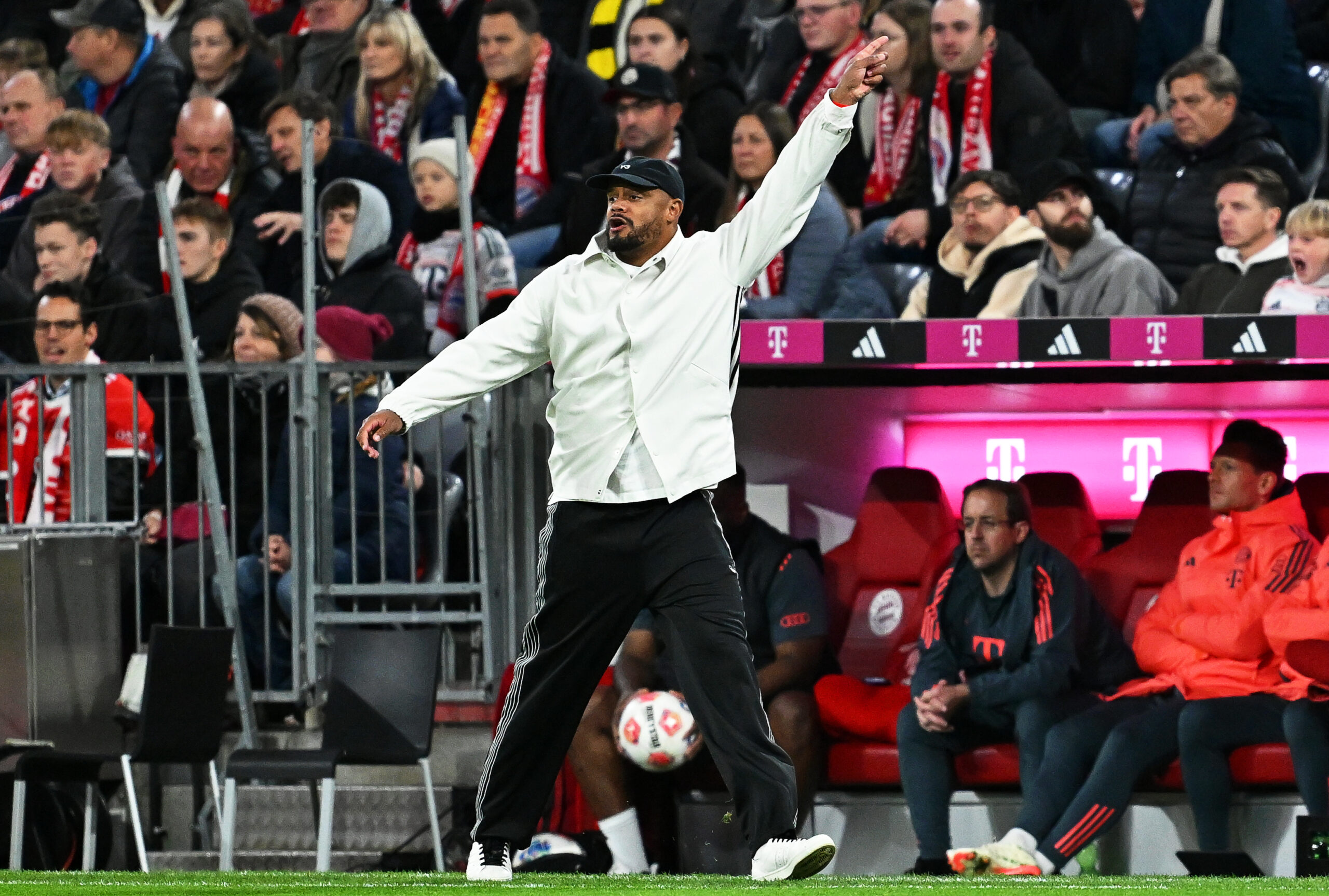 Bayern ar putea sa il titularizeze pe un portar de 16 ani in meciul de retur cu Atalanta din optimile Ligii Campionilor