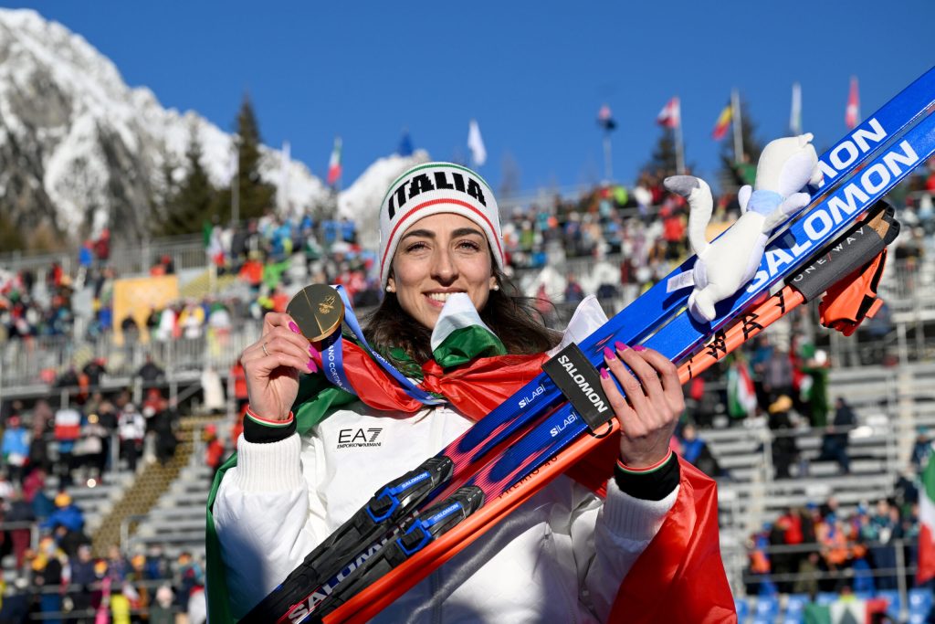 Biatlon Lisa Vittozzi castiga pentru prima data la startul in masa Julia Simon obtine globul de cristal