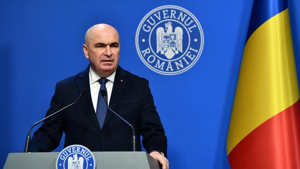 Bolojan anunta ca Guvernul va reduce foarte posibil acciza la combustibili