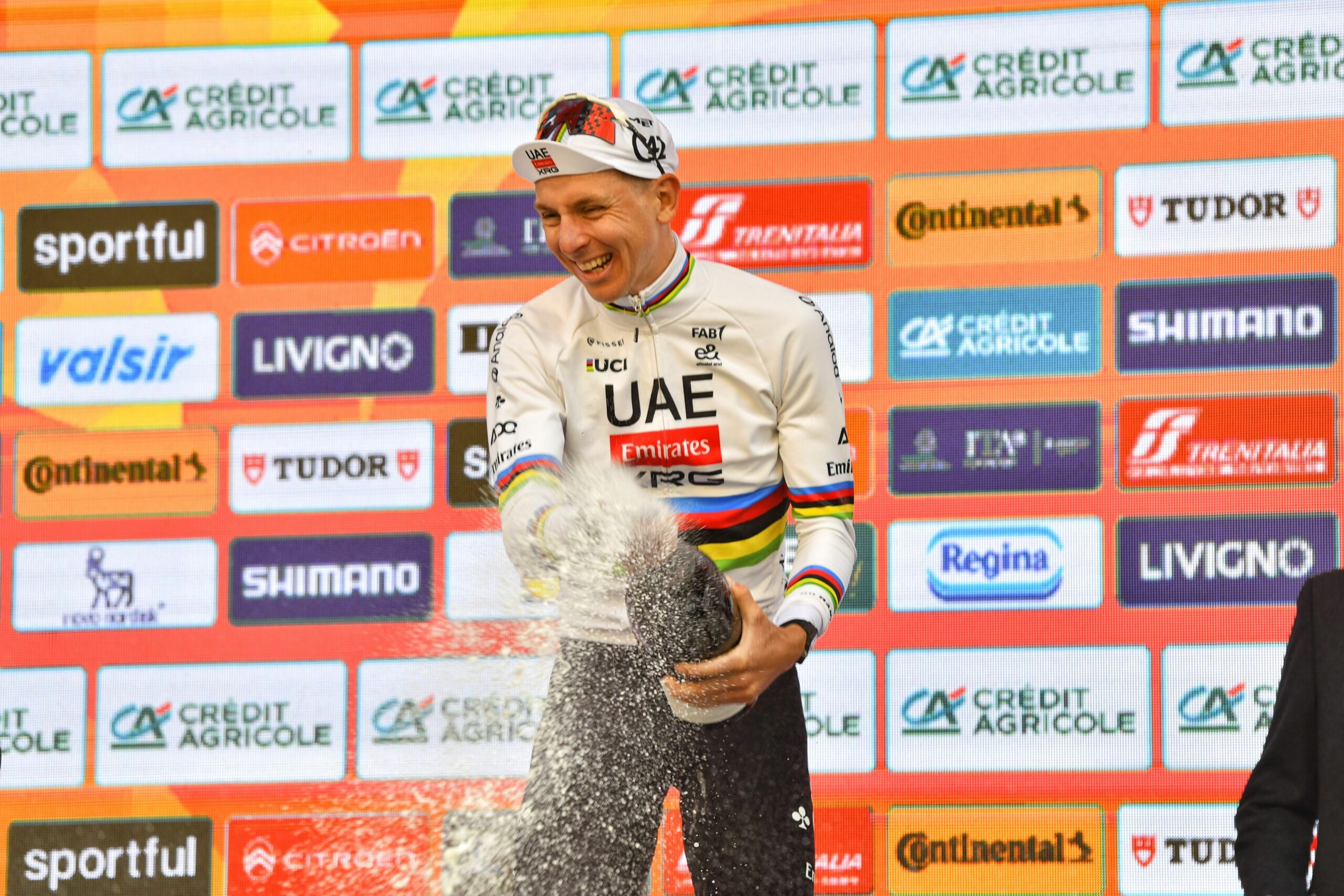 Campionul mondial Tadej Pogacar conduce clasamentul UCI dupa succesul din prima monument a anului