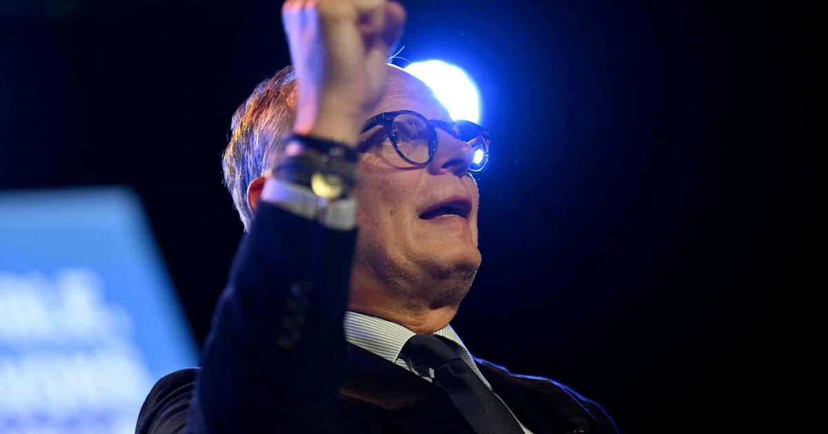 Fostul premier francez cel mai bine plasat pentru a infrunta extrema dreapta in cursa prezidentiala din 2027 arata un sondaj