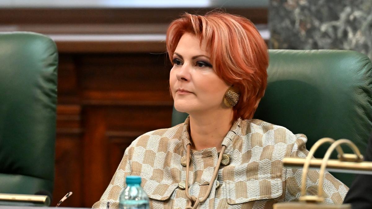 Huiduieli la Craiova in timpul dezbaterii referitoare la interzicerea pacanelelor Olguta Vasilescu a intervenit