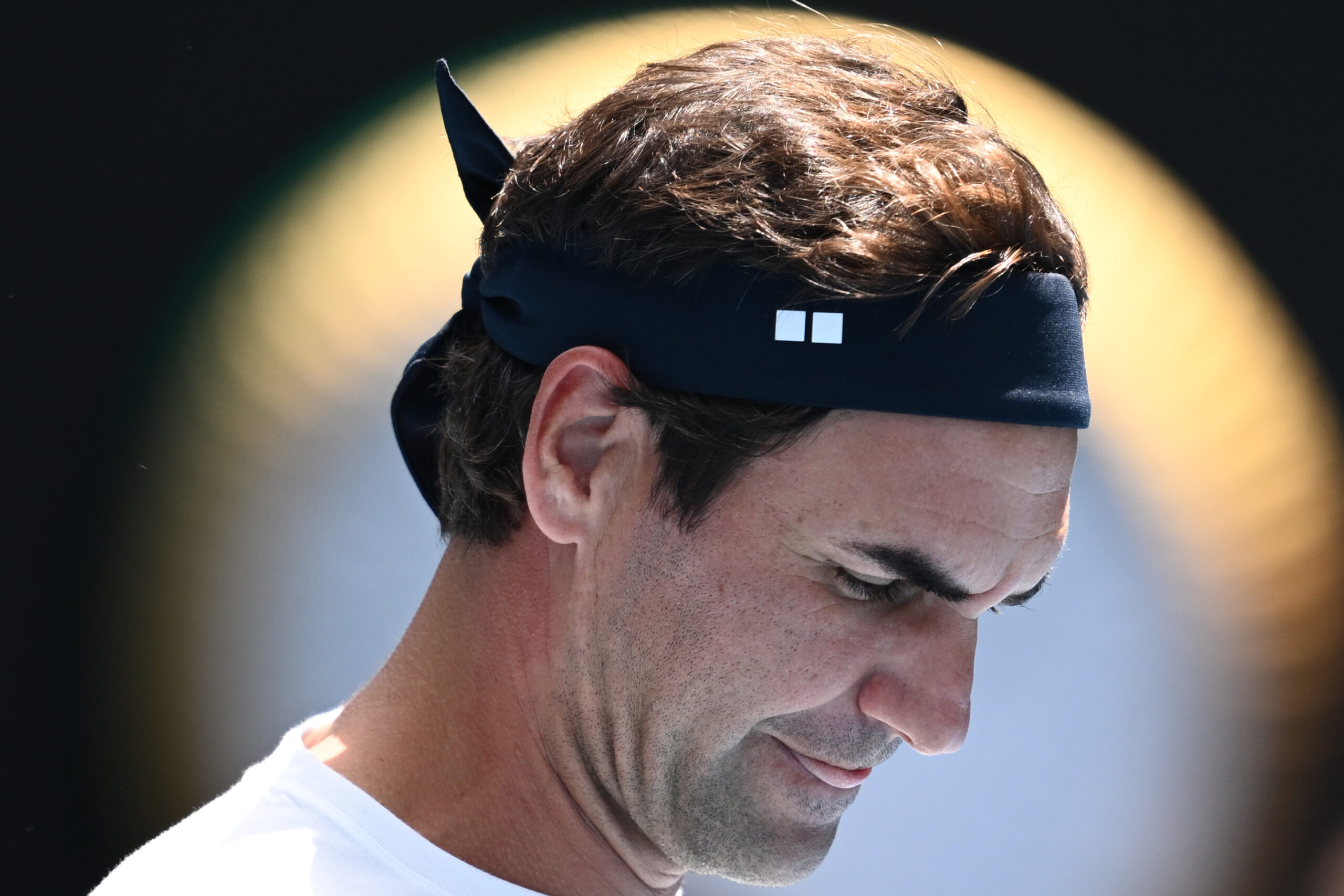 Roger Federer intra in topul celor mai bogati oameni din lume Fostul tenisman a strans o avere de peste 1 miliard de dolari