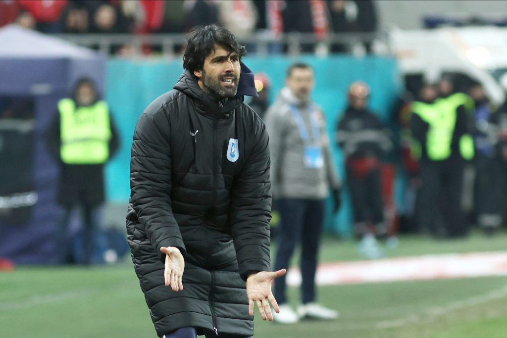 Superliga Echipa etapei a doaua din play off play out Universitatea Craiova cu cei mai multi participanti inclusiv antrenorul etapei