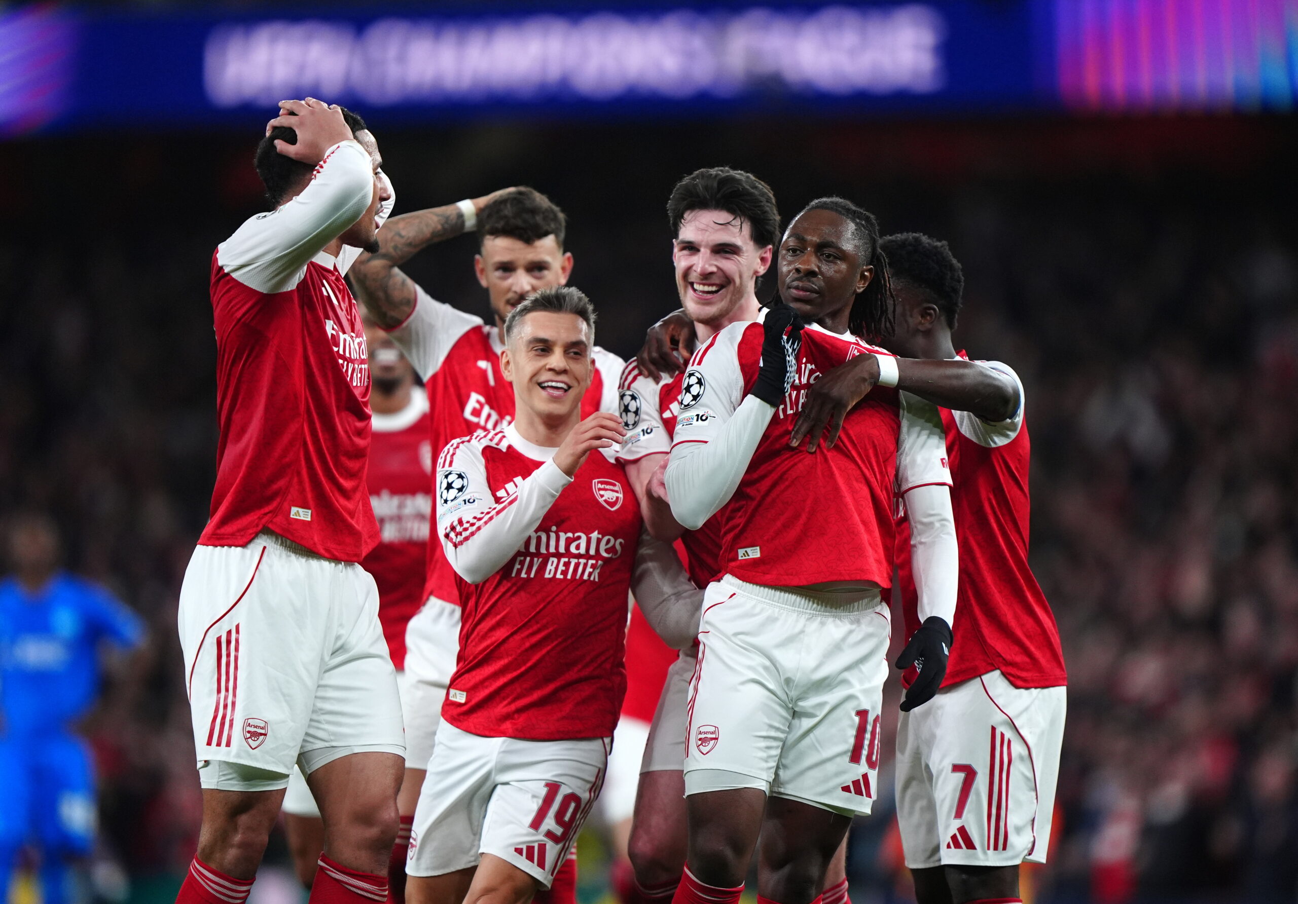 Arsenal a fost invins de Bournemouth iar competitia pentru titlu se relanseaza in Premier League