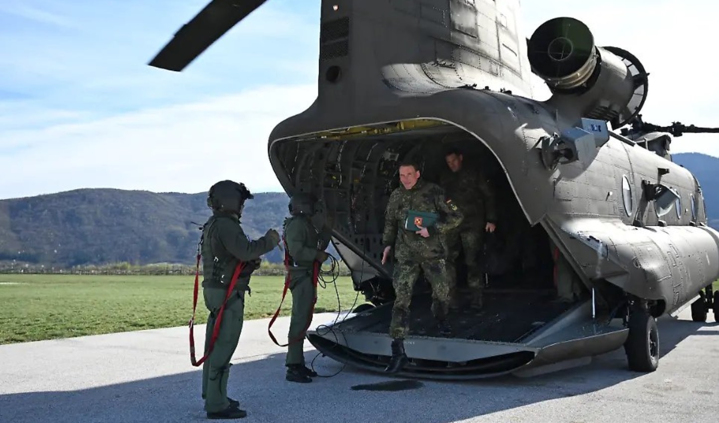 Comandantul Armatei Germane Campul de lupta devine asemanator cu o sticla Viteza informatiilor determina cine va invinge in razboi