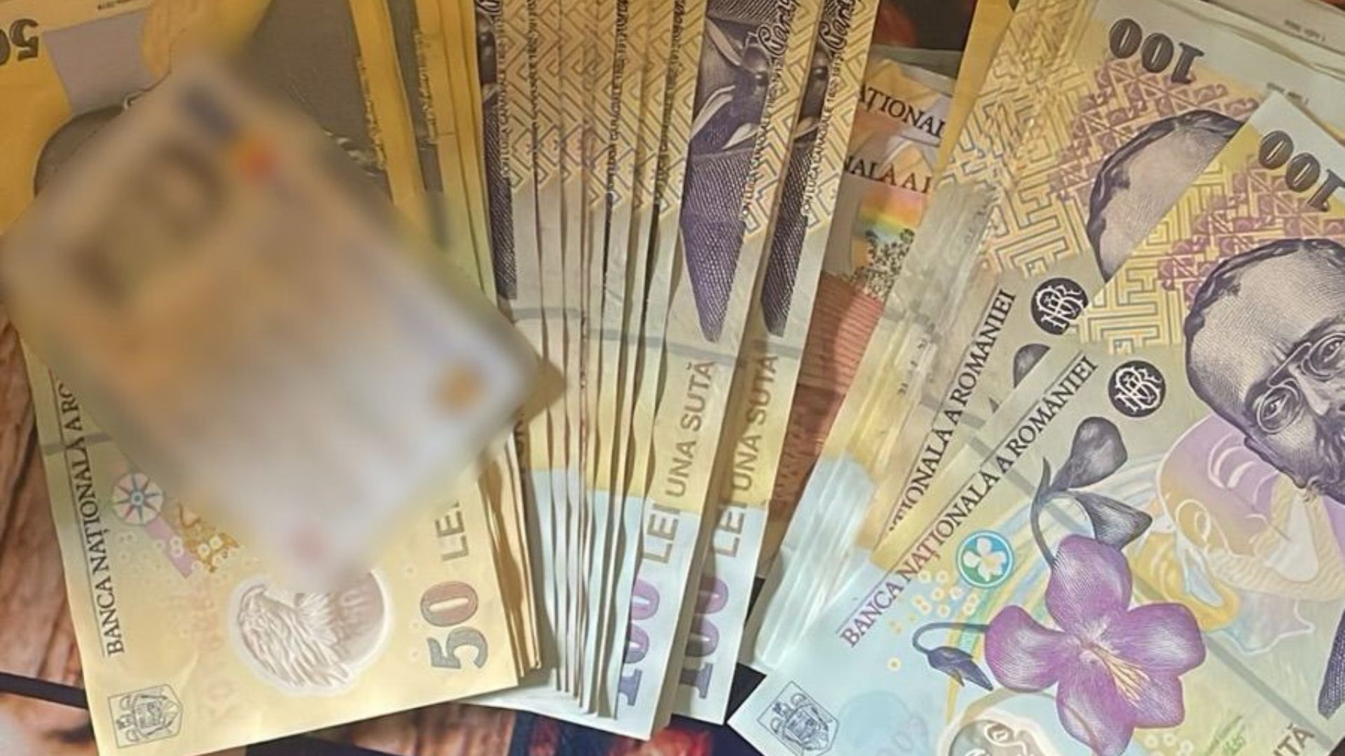 Familie din Cluj investigata pentru trafic de cristal Aciune a poliiei mascailor i jandarmilor pentru prinderea acestora Ce au descoperit n urma percheziiei