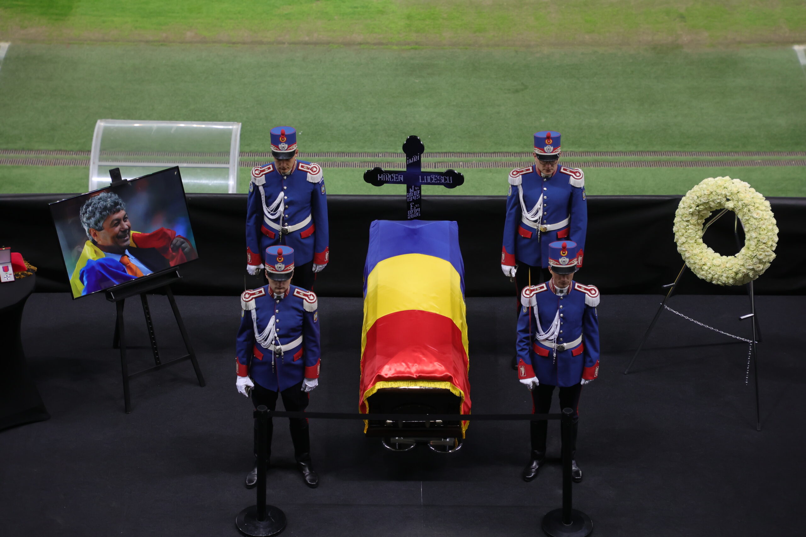 Mircea Lucescu va fi inmormantat astazi cu onoruri militare Ceremonie la Cimitirul Bellu pentru legendarul antrenor