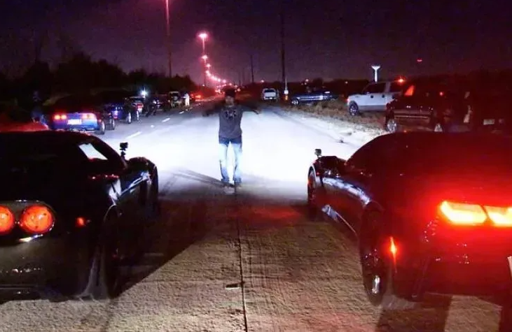 Nopti albe in Cluj Napoca Curse ilegale cu masini modificate terorizeaza un intreg cartier Nu e prima data