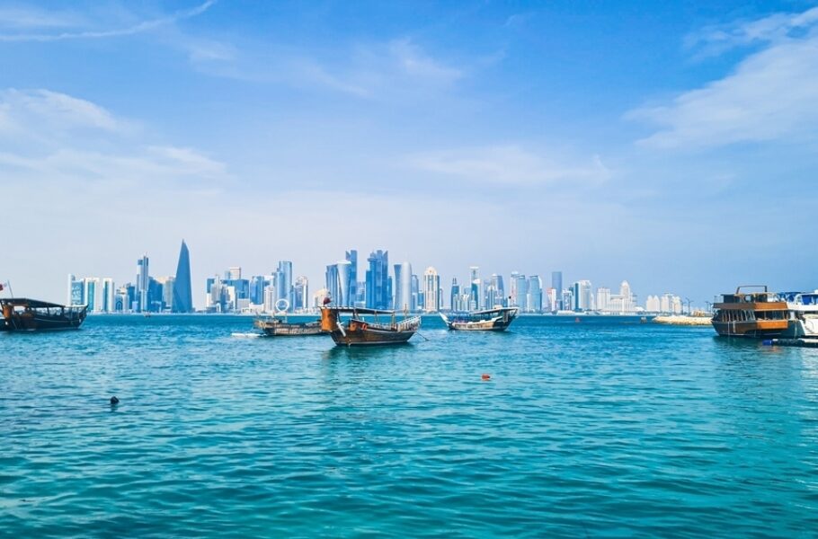 Qatar isi va reprinde complet activitatile de navigatie maritime