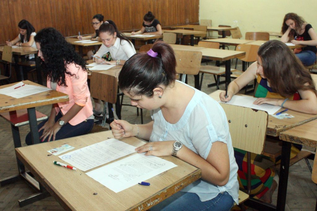 Rezultatele finale ale simularii examenului de Bacalaureat Peste 700000 de lucrari evaluate