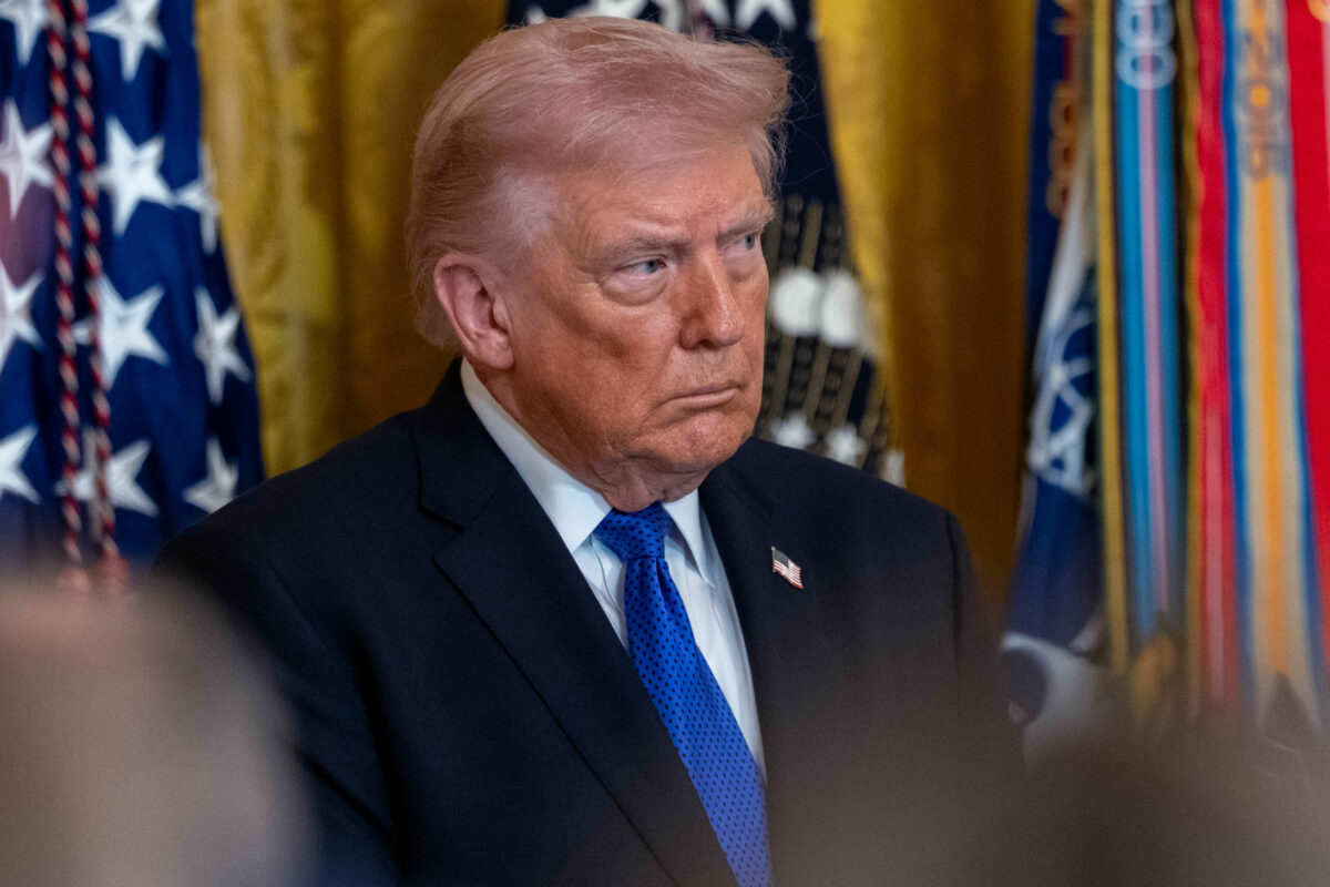 Trump avertizeaza Iranul inainte de negocierile din Pakistan Singurul motiv pentru care sunt in viata astazi este sa negociem