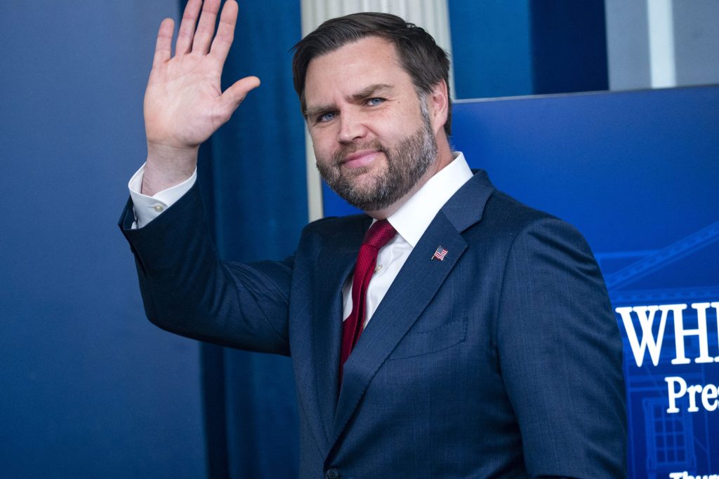 Trump sustine ca Vance se va axa pe lupta impotriva frauder or in statele conduse de democrati