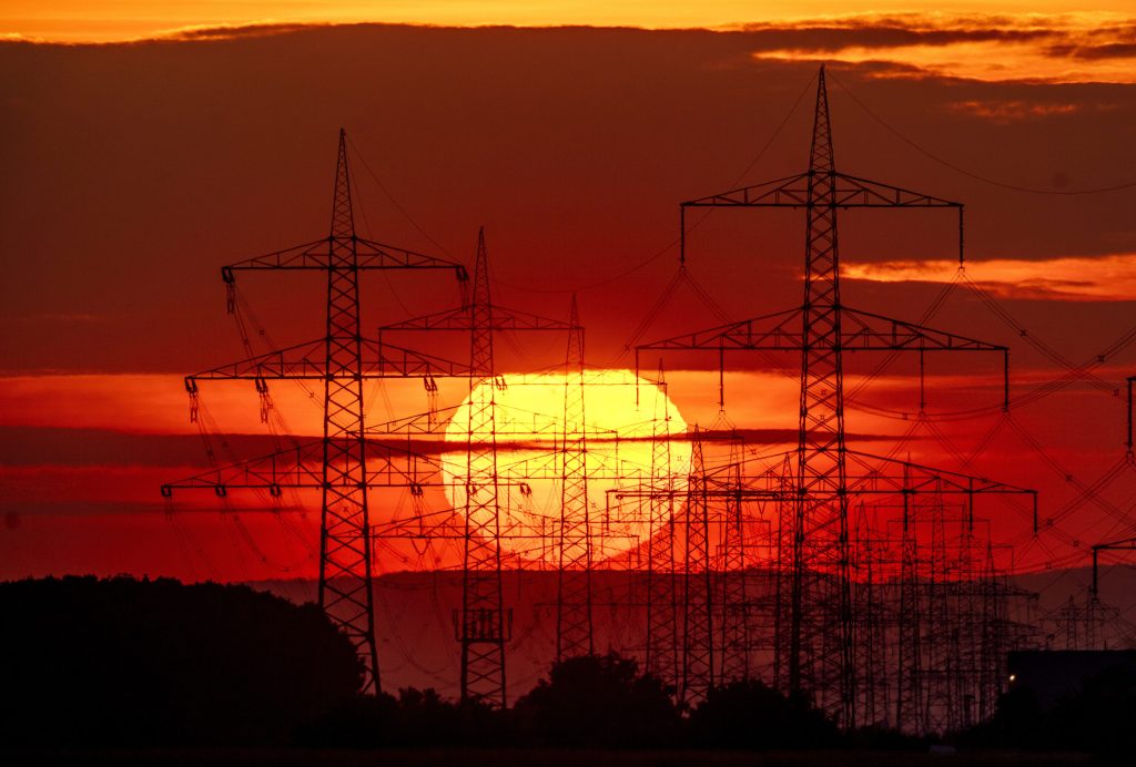 UE avertizeaza preturile petrolului si gazelor nu se vor stabiliza rapid nici macar in cazul incheierii conflictului cu Iranul