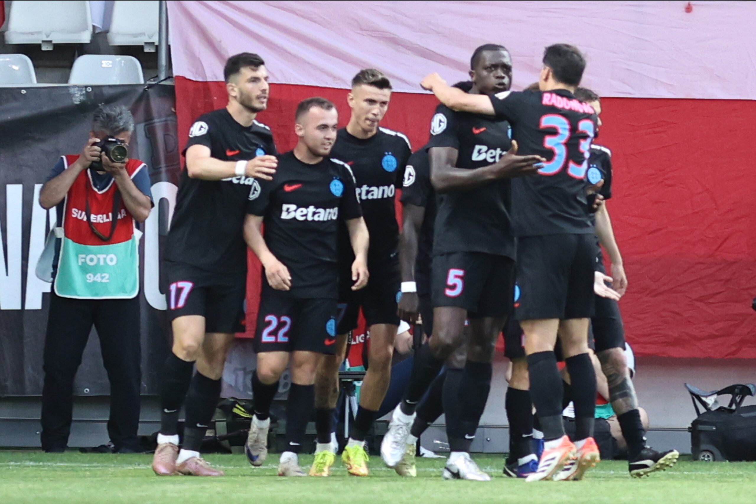 24 de ani consecutivi in Europa FCSB invinge Dinamo dupa 120 de minute pline de dramatism
