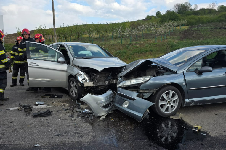 Accident in Cluj Doi tineri raniti intr un incident din aceasta seara Au fost transportati de urgenta la spital