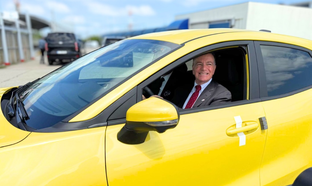 Ambasada SUA laudă realizările Ford Craiova după atingerea producției de un milion de automobile Puma. 1 Ambasada SUA lauda realizrile Ford Craiova dupa atingerea produciei de un milion de automobile Puma