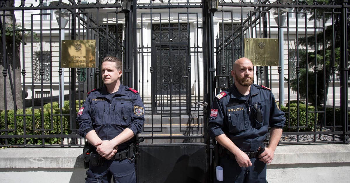 Austria expulzeaza 3 diplomati rusi din cauza unor acuzatii de spionaj