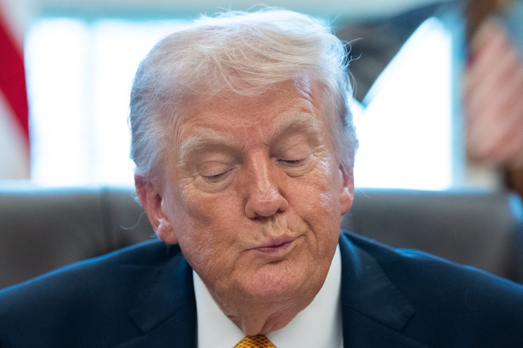 Blocajul cu Iranul ar putea sa l plaseze pe Trump intr o situatie mai nefavorabila decat inainte de inceperea razboiului
