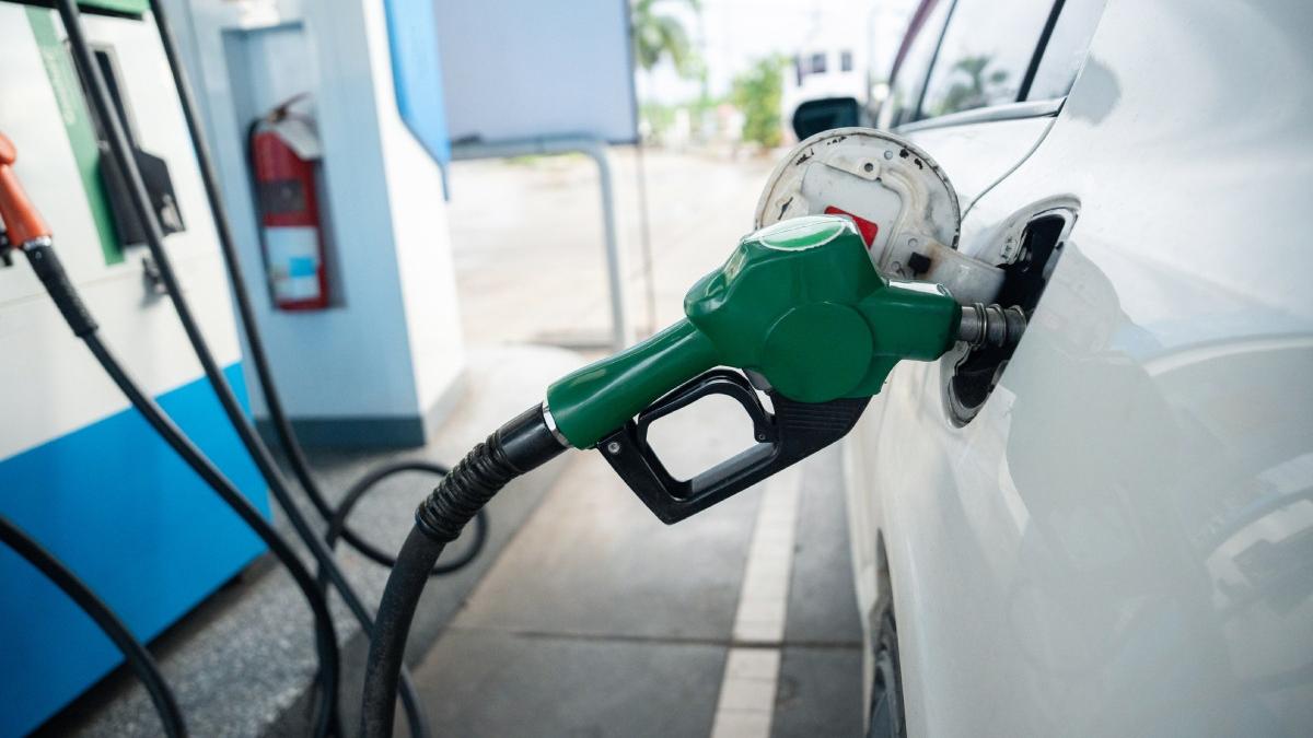 Cat sunt motorina si benzina duminica 3 mai Preturile carburantilor au crescut din nou la statiile de alimentare