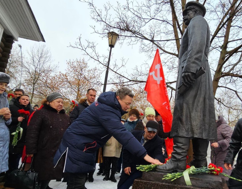 Cine este guvernatorul rus care se inspiră din Stalin și Ivan cel Groaznic: statui, restricții și nostalgie pentru perioada sovietică 1 Cine este guvernatorul rus care se inspira din Stalin si Ivan cel Groaznic statui restrictii si nostalgie pentru perioada sovietica